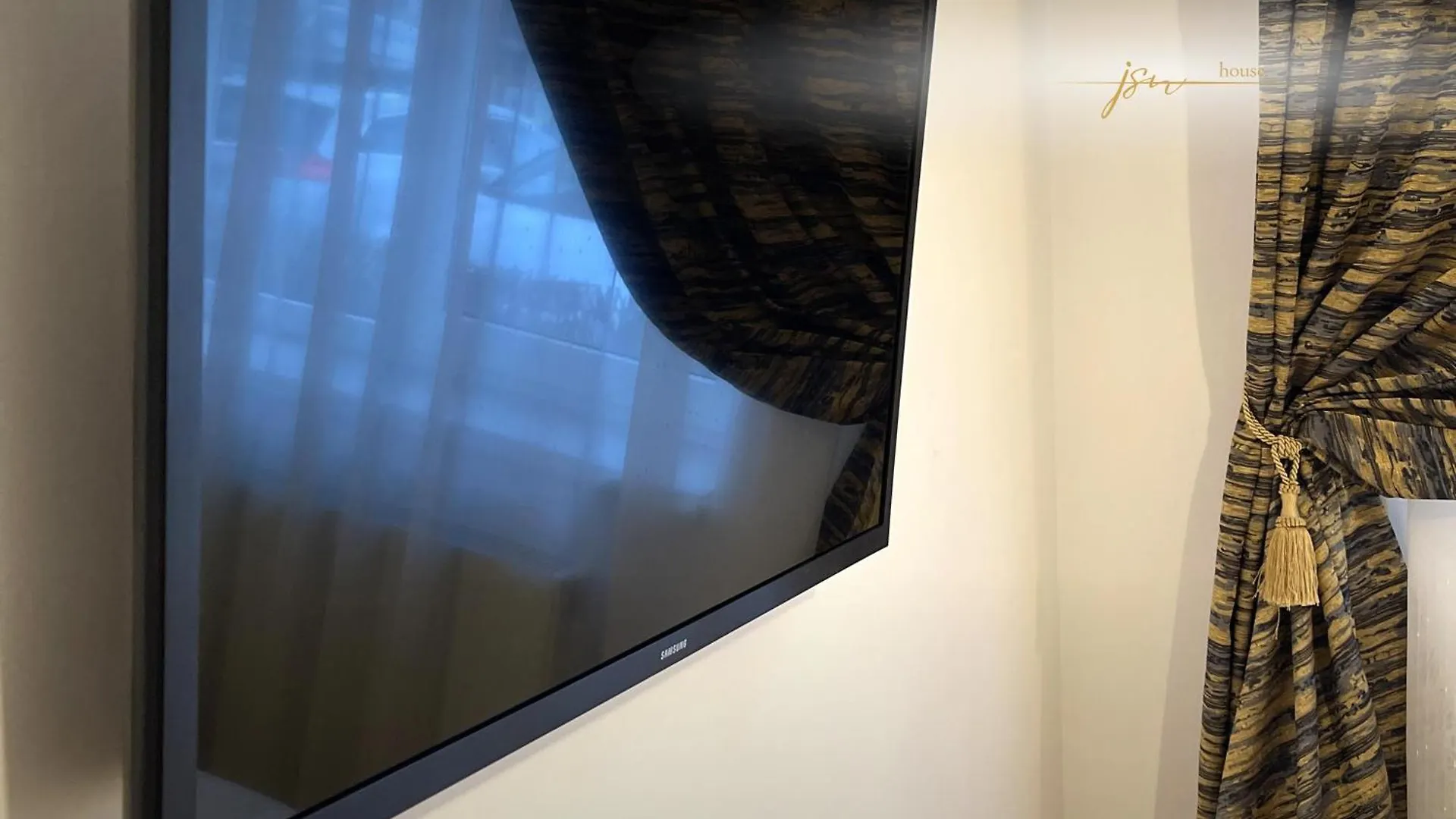 Jsn House - Private Parking & Premium Services Βουκουρέστι Ρουμανία