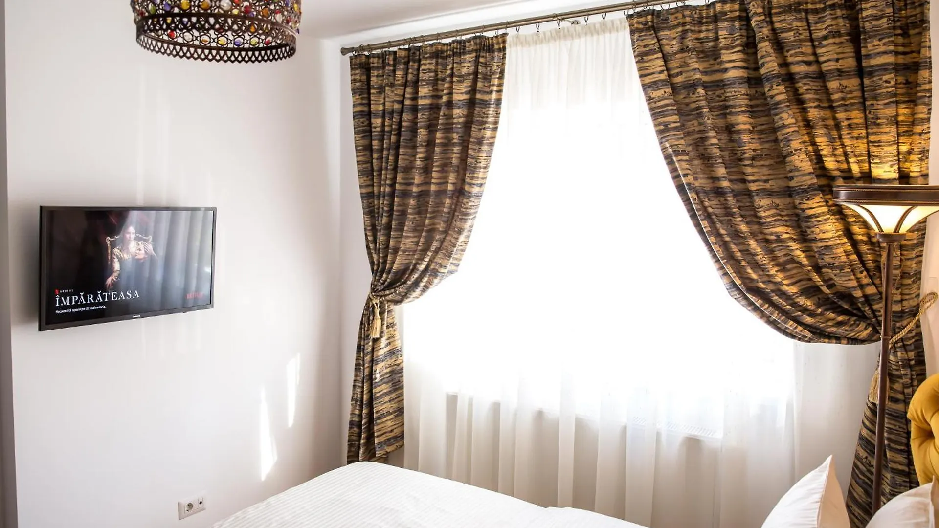 Jsn House - Private Parking & Premium Services Bucharest
