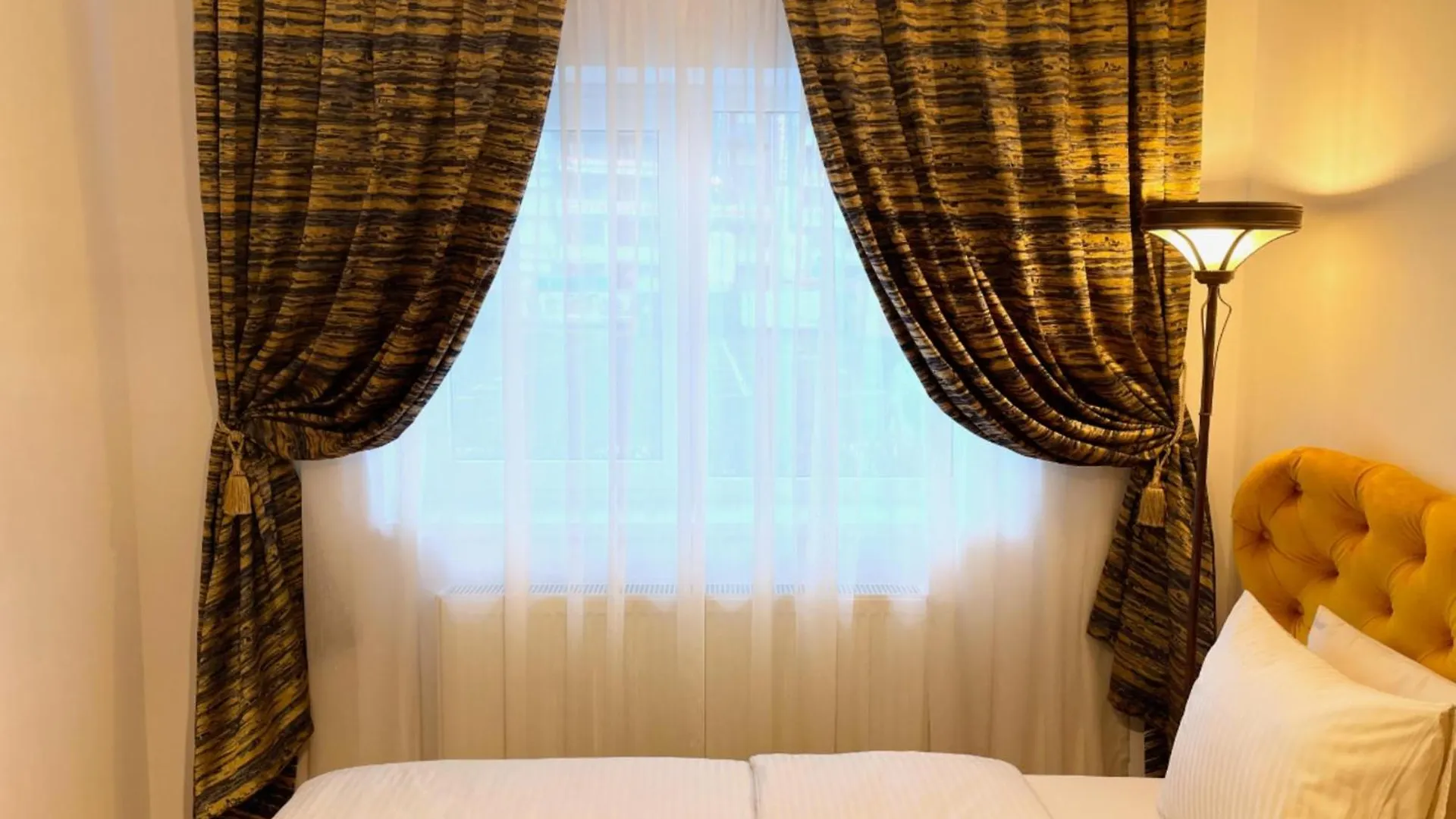 Apartment Jsn House - Private Parking & Premium Services Bucharest Romania
