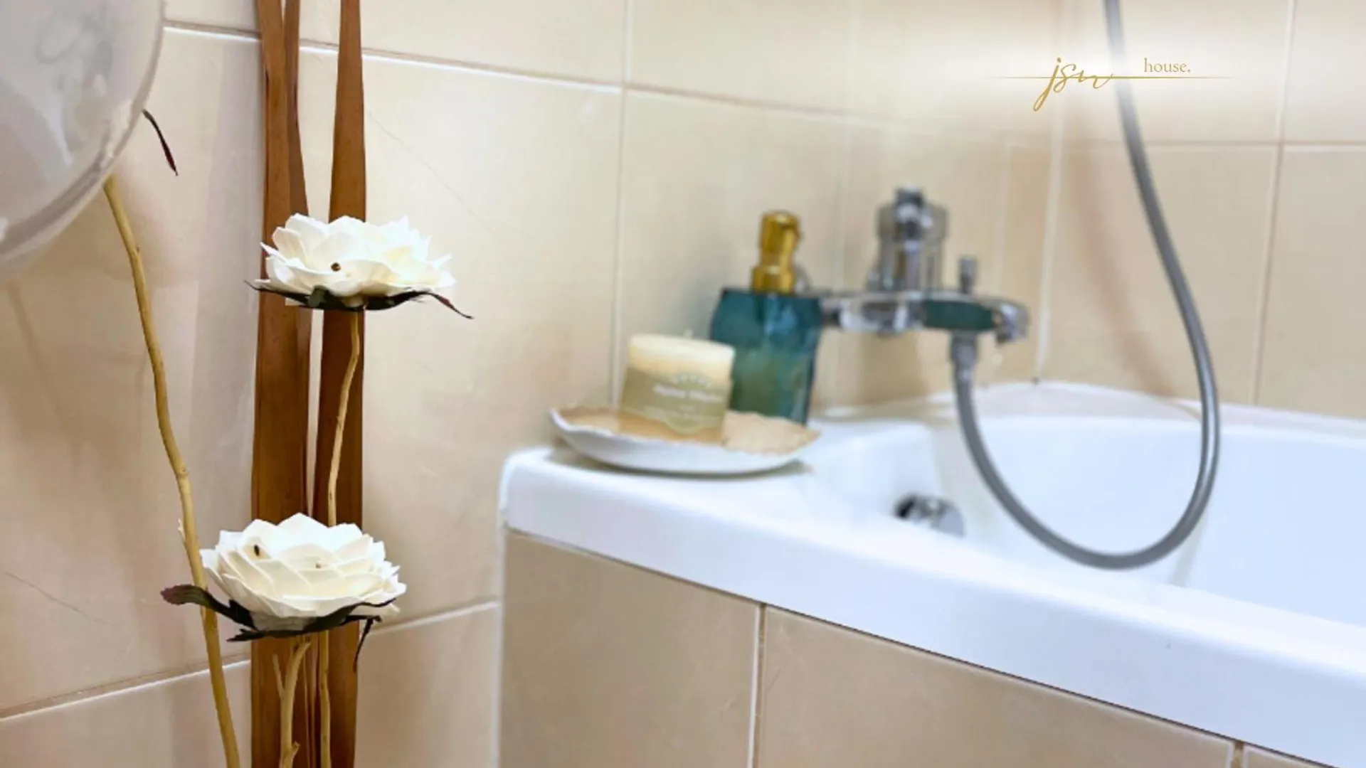 Jsn House - Private Parking & Premium Services Bucharest Apartment