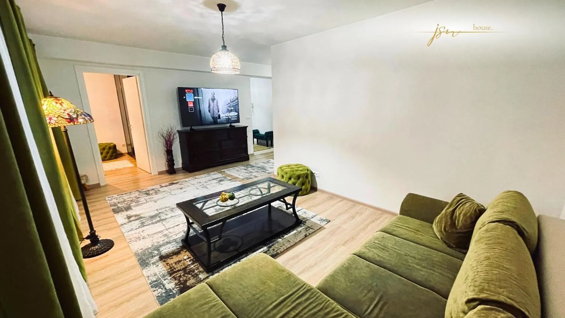 Jsn House - Private Parking & Premium Services Bucharest 0*,