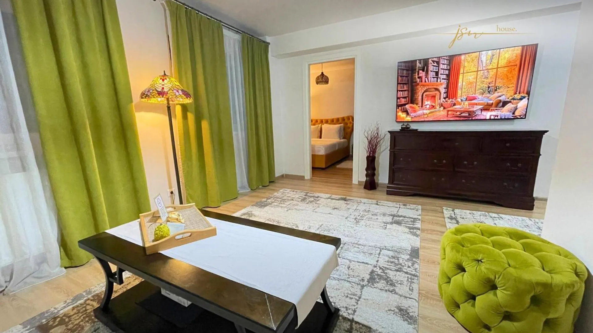 Jsn House - Private Parking & Premium Services Bucharest