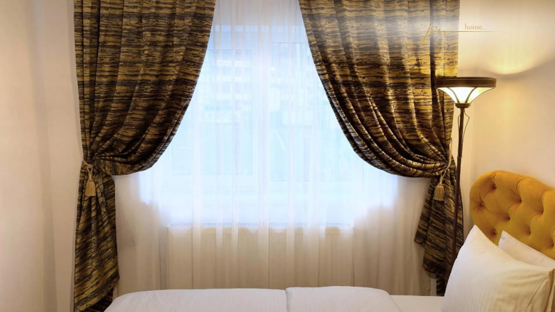 Jsn House - Private Parking & Premium Services Bukurešť Apartmán
